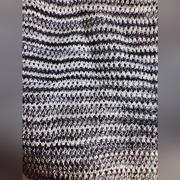 ROCK & REPUBLIC WOMEN'S MISSES SIZE XL BLACK & WHITE LOOSE KNIT TOP SEMI SHEER - Picture 5 of 7